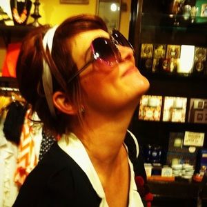 Meet your Posher, Dana